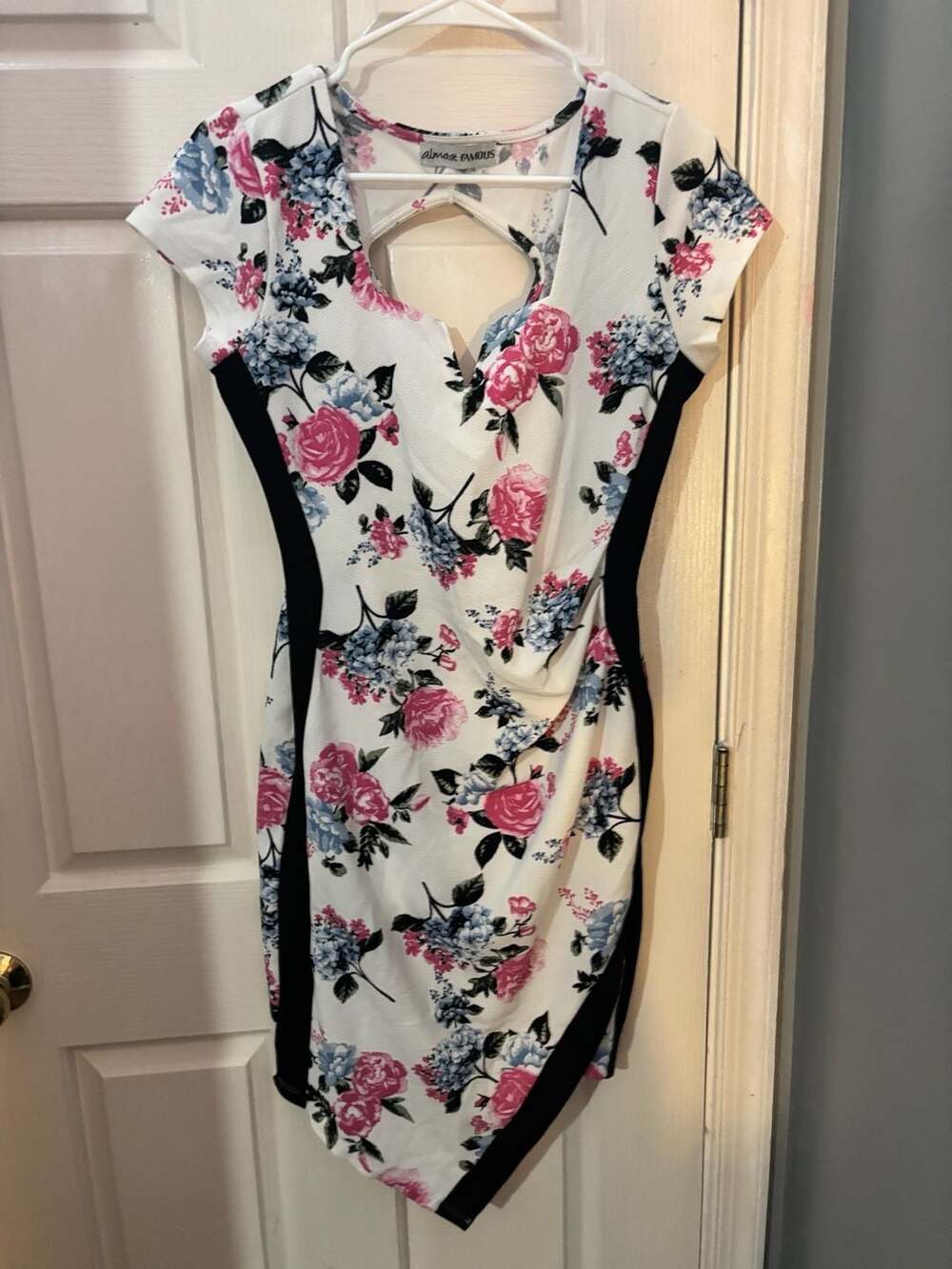 Almost Famous Floral Rose Print Cutout Bodycon Dress w/ Short S/M